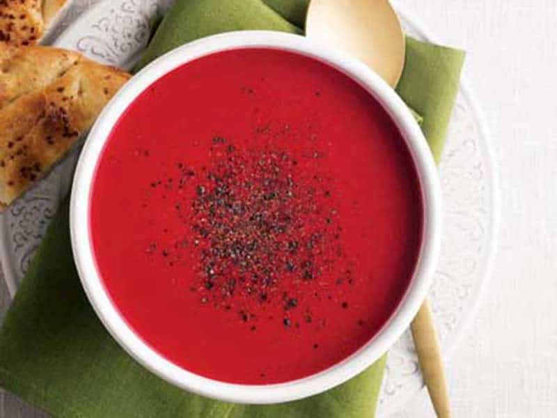 Kırmızı pancar çorbası